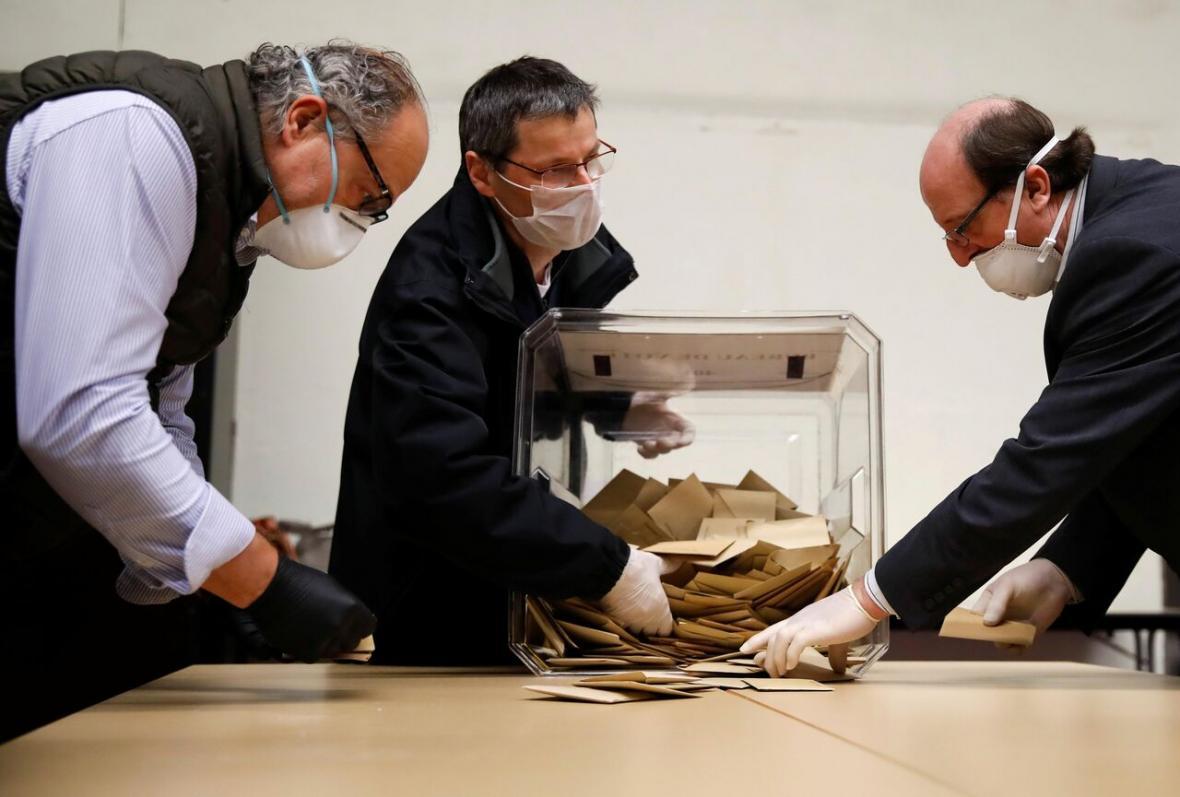 خبرنگاران رویترز:دور دوم انتخابات محلی فرانسه با شیوع کرونا به تعویق می افتد