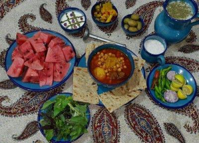 آداب غذا خوردن در ایران باستان ، سخن گفتن سر سفره عامل زیاد شدن دیوها!