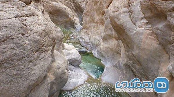 آبشارهای سیمک یکی از برترین جاذبه های طبیعی کرمان به شمار می رود