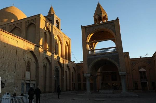 ریزش نمای دیوار کلیسای وانک اصفهان؛ چرا کلیسای تاریخی مقابل بارش ها دوام نیاورد؟